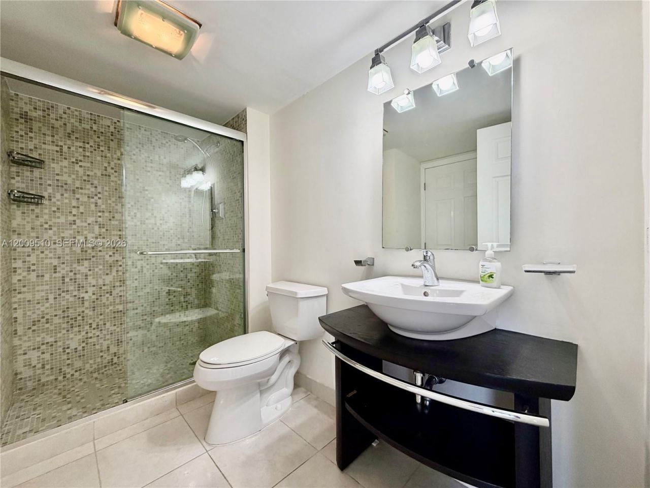 20515 E Country Club Dr, Unit 1642, Aventura, FL 33180 Photo