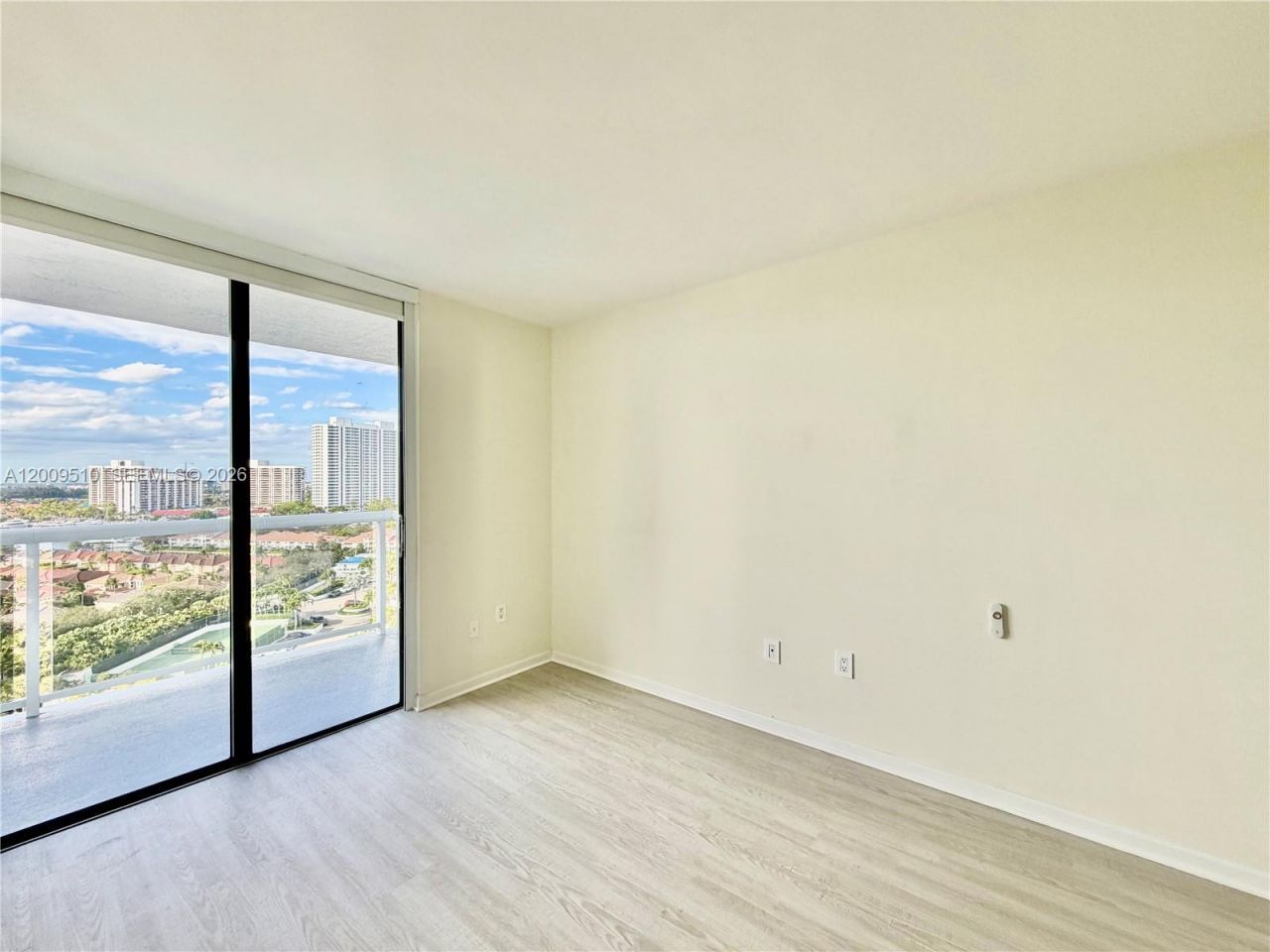 20515 E Country Club Dr, Unit 1642, Aventura, FL 33180 Photo
