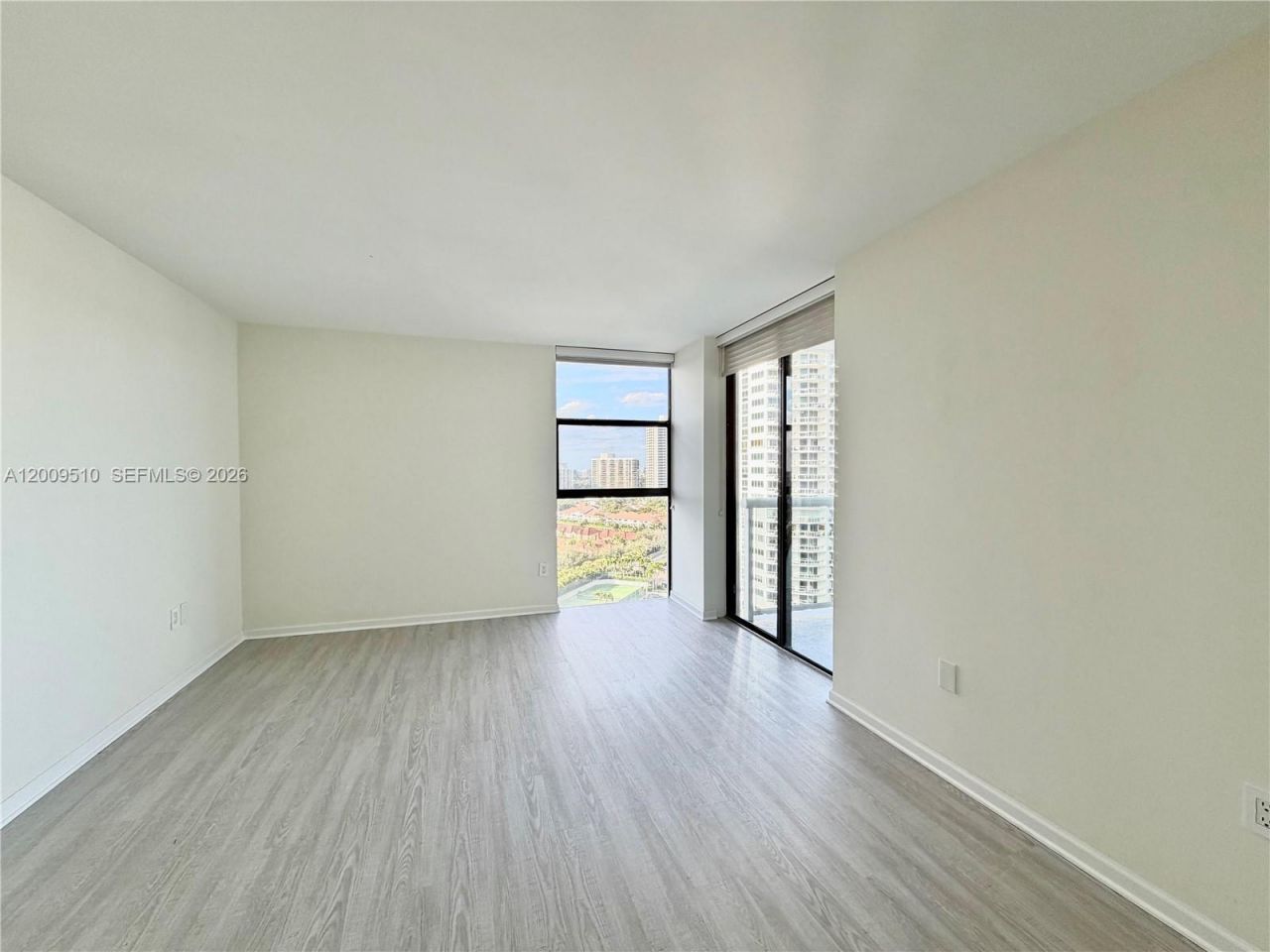 20515 E Country Club Dr, Unit 1642, Aventura, FL 33180 Photo