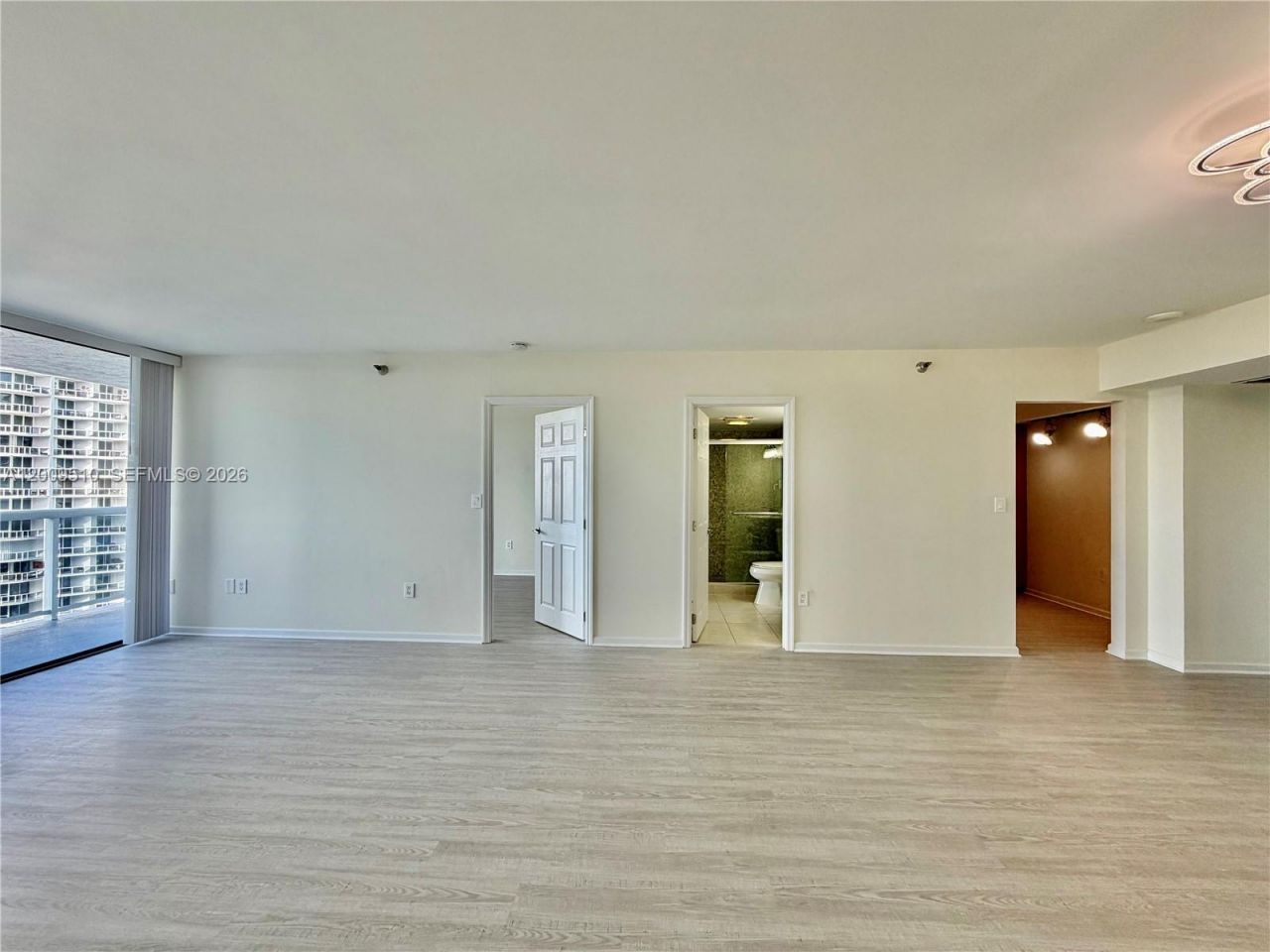 20515 E Country Club Dr, Unit 1642, Aventura, FL 33180 Photo
