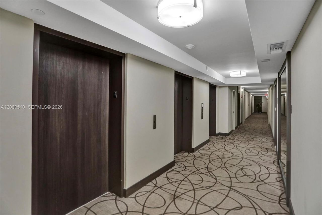 20515 E Country Club Dr, Unit 1642, Aventura, FL 33180 Photo