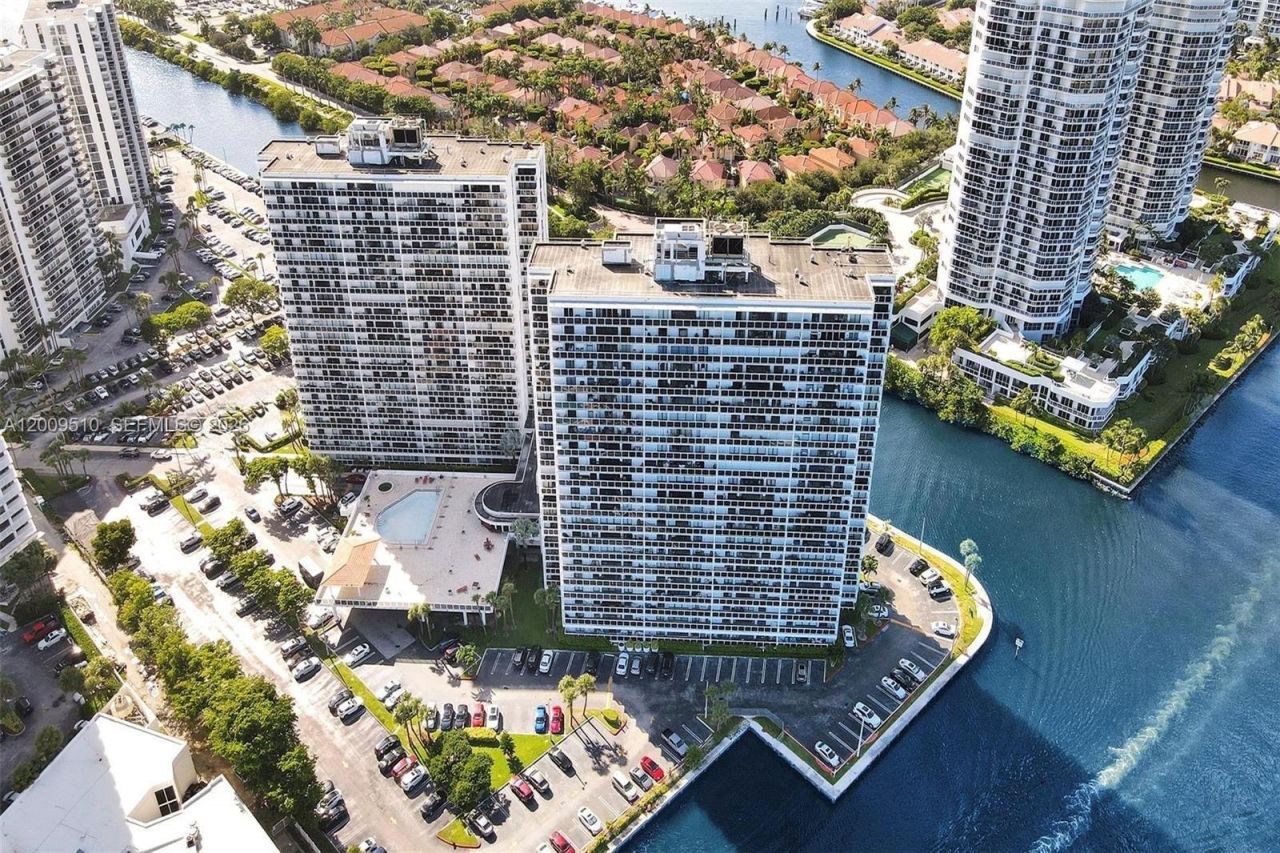 20515 E Country Club Dr, Unit 1642, Aventura, FL 33180 Photo