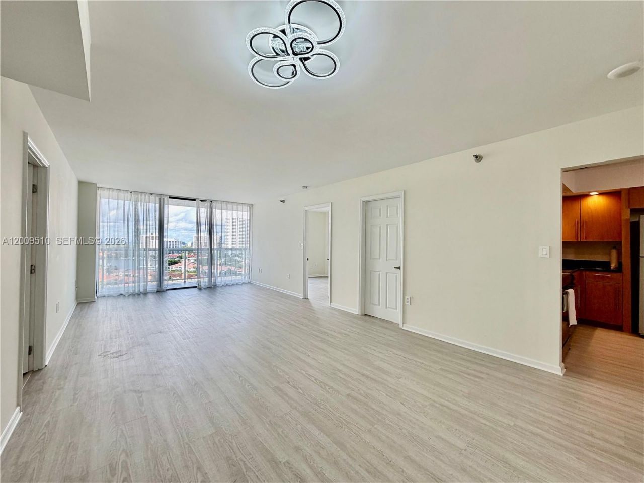 20515 E Country Club Dr, Unit 1642, Aventura, FL 33180 Photo