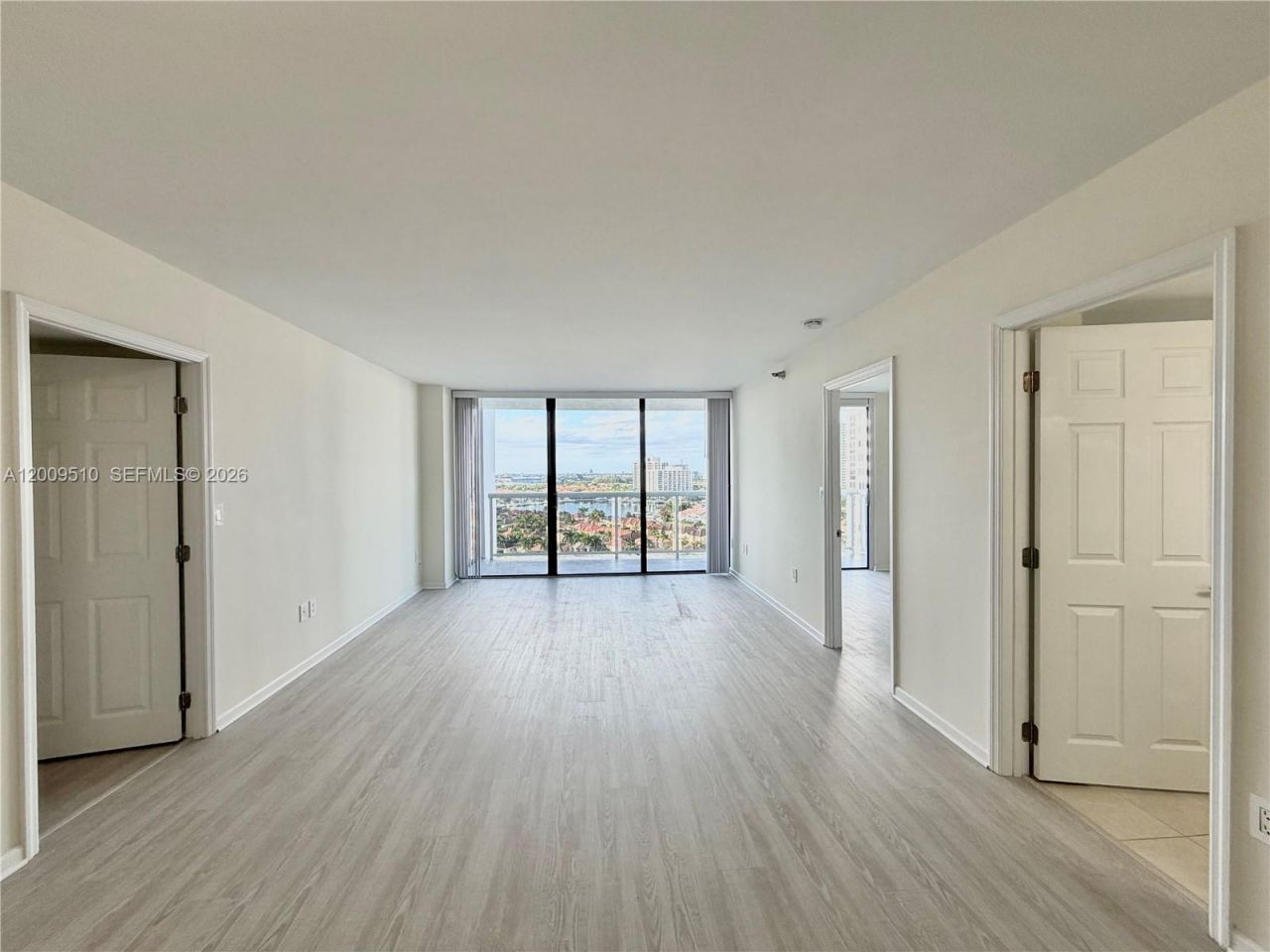 20515 E Country Club Dr, Unit 1642, Aventura, FL 33180 Photo