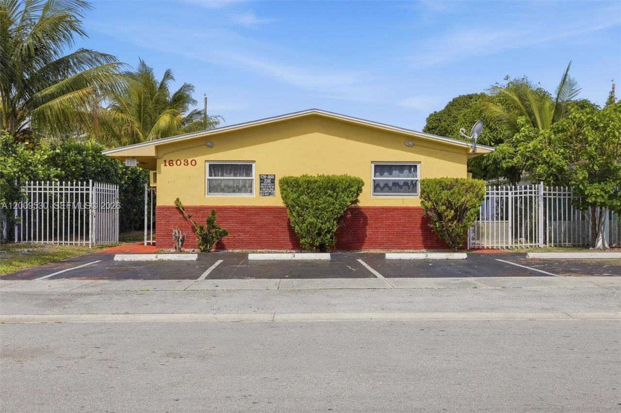 16030 NE 19th Pl, North Miami Beach, FL 33162 Photo