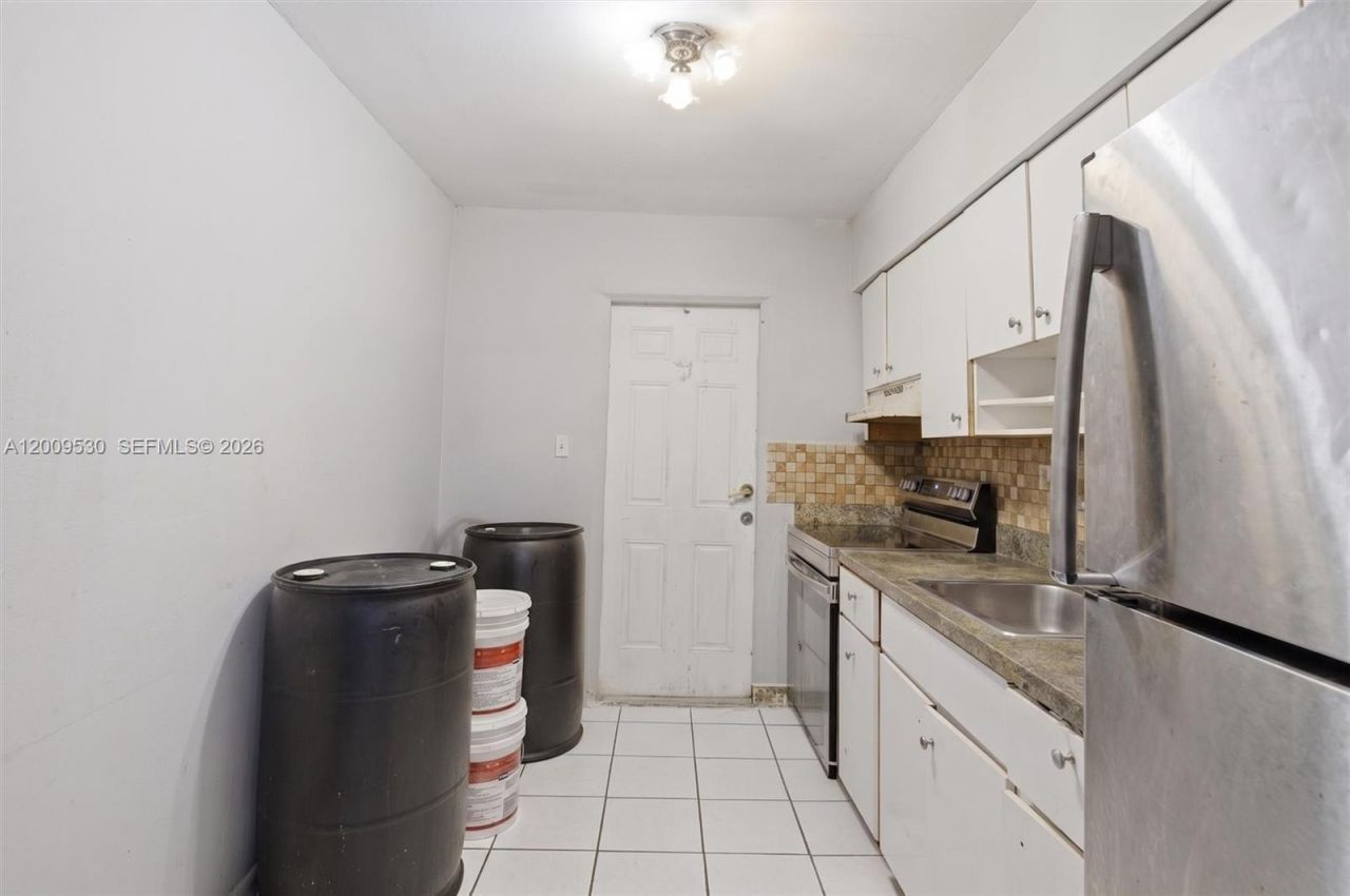 16030 NE 19th Pl, North Miami Beach, FL 33162 Photo