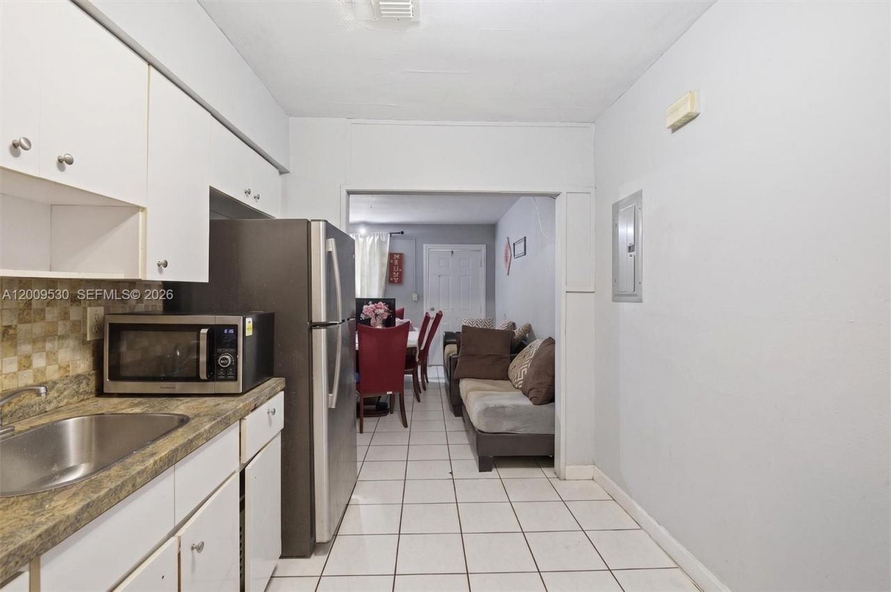 16030 NE 19th Pl, North Miami Beach, FL 33162 Photo