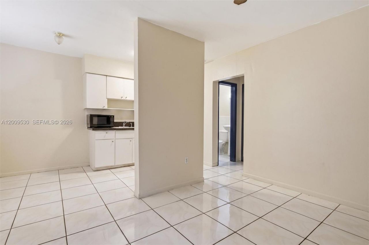 16030 NE 19th Pl, North Miami Beach, FL 33162 Photo