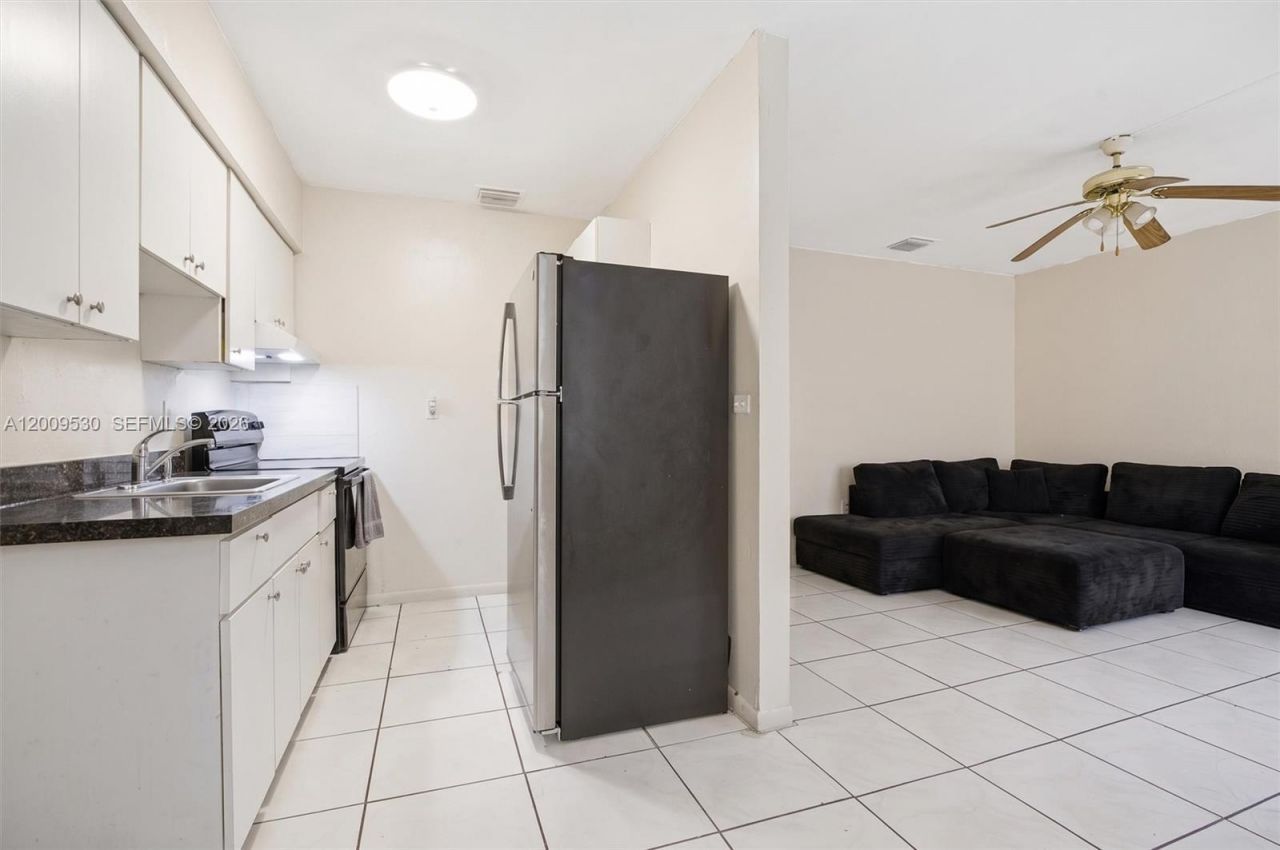 16030 NE 19th Pl, North Miami Beach, FL 33162 Photo