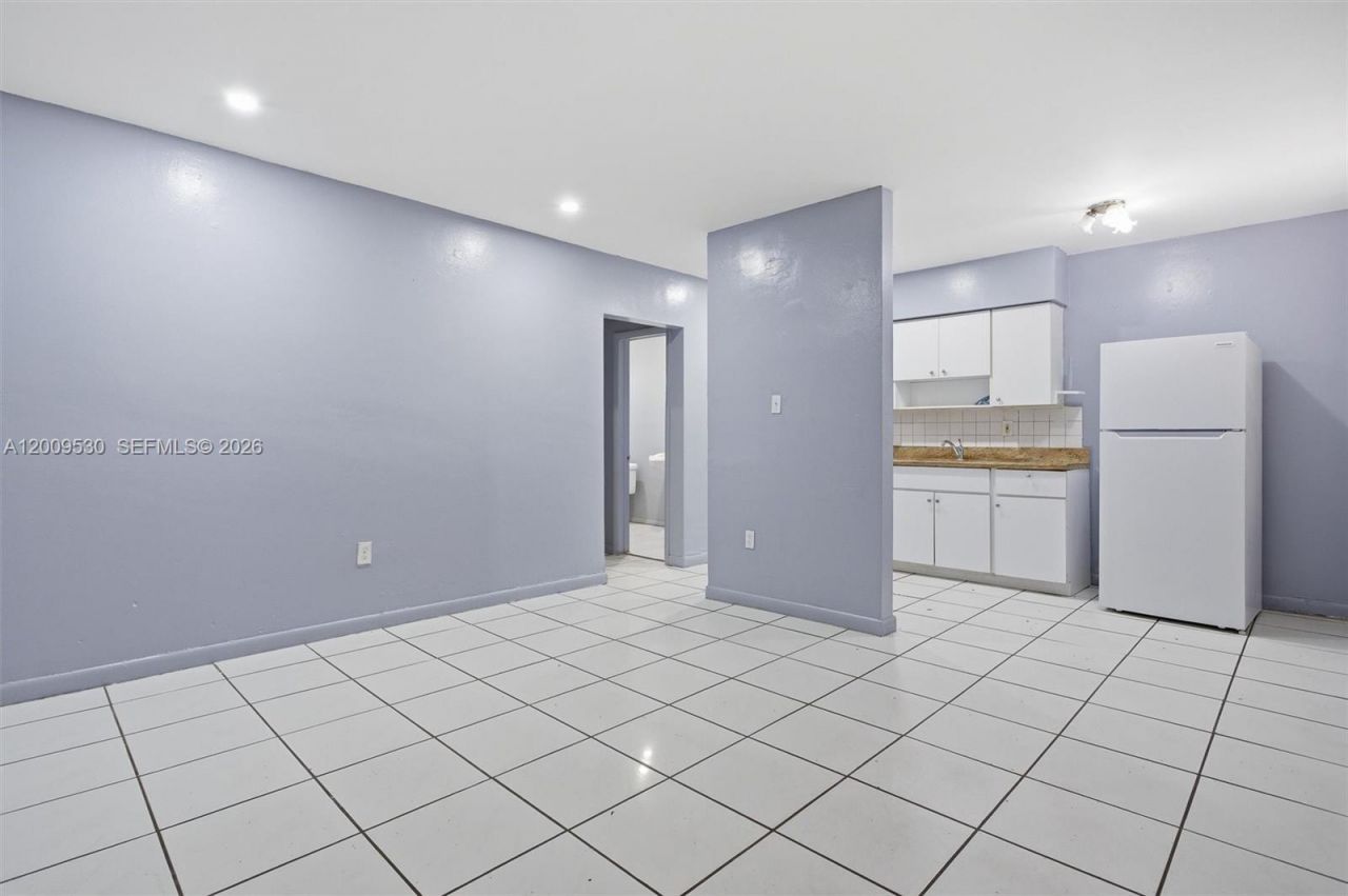 16030 NE 19th Pl, North Miami Beach, FL 33162 Photo