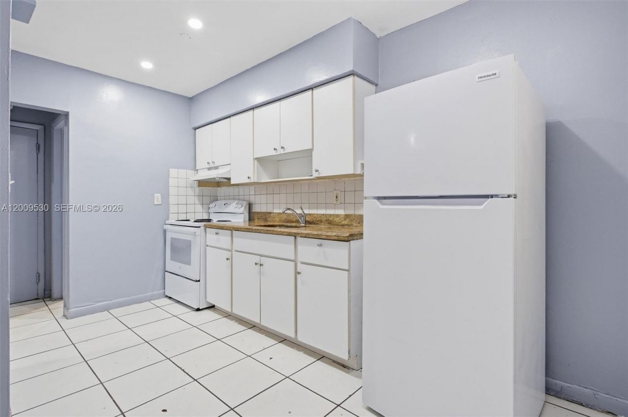 16030 NE 19th Pl, North Miami Beach, FL 33162 Photo