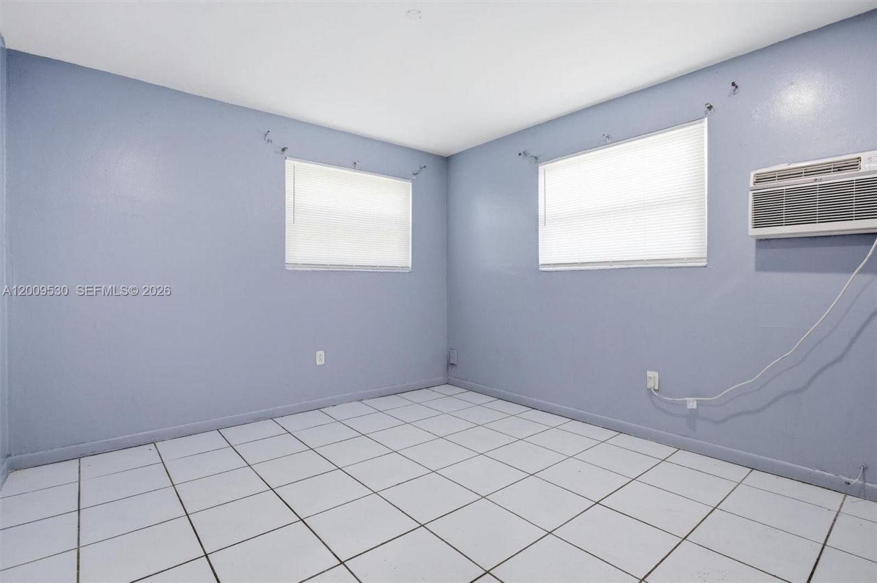 16030 NE 19th Pl, North Miami Beach, FL 33162 Photo