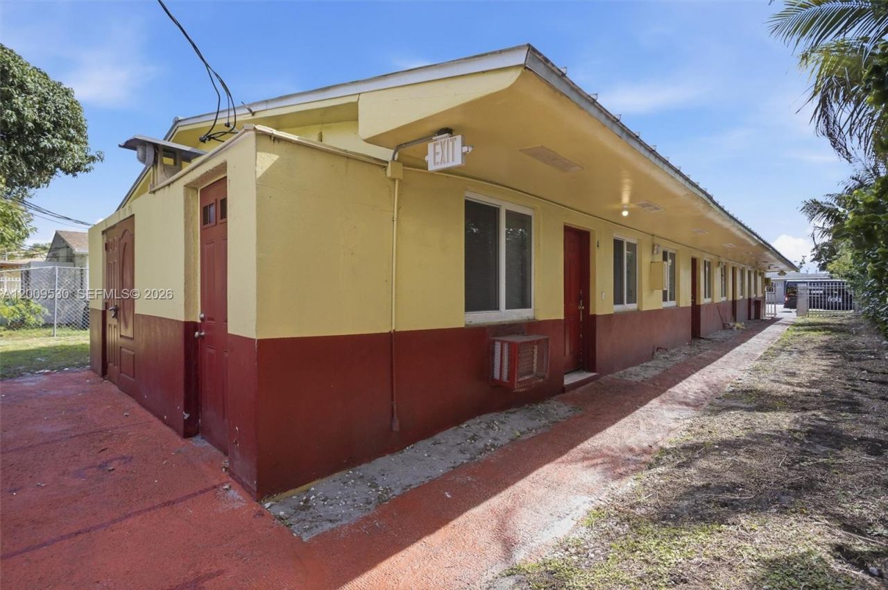 16030 NE 19th Pl, North Miami Beach, FL 33162 Photo