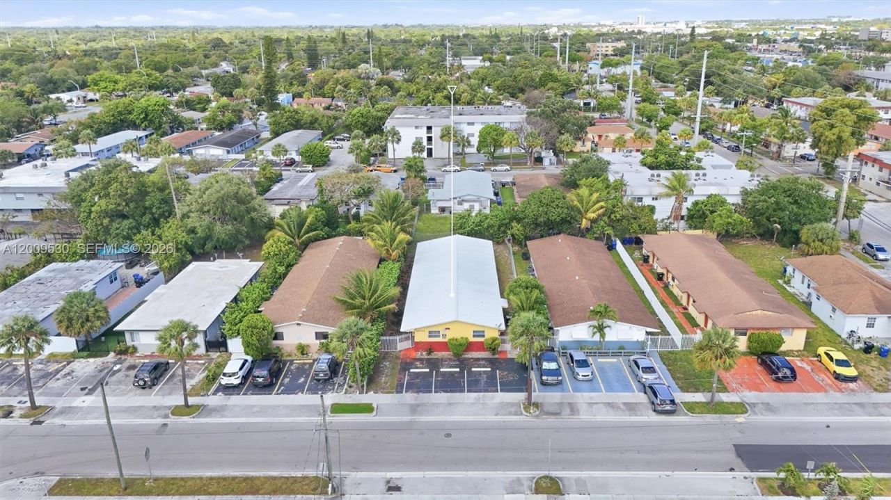 16030 NE 19th Pl, North Miami Beach, FL 33162 Photo