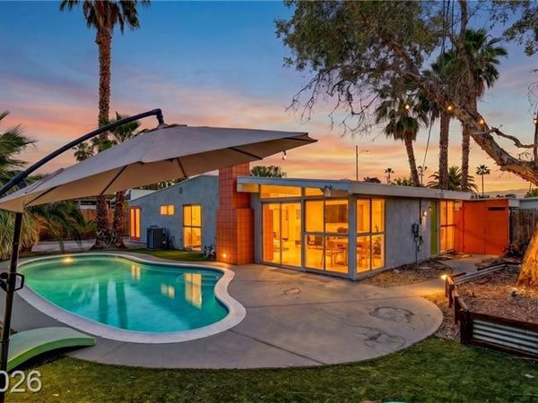 1995 Caballero Way , Las Vegas, NV 89169