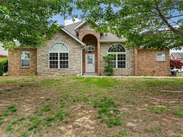 306 Camelot Drive , Rogers, AR 72756