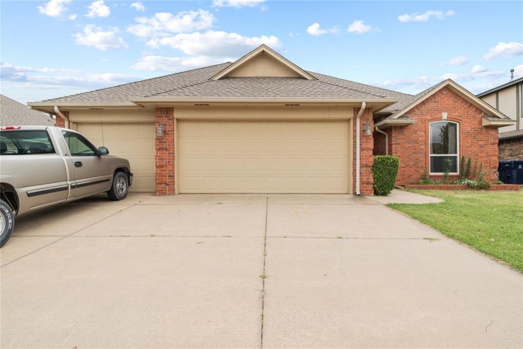 10204 SW 25th Street, Yukon, OK 73099 Main Photo