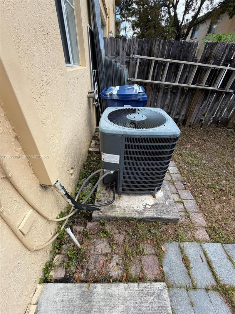 6940 NW 177th St, Unit P104, Hialeah, FL 33015 Photo