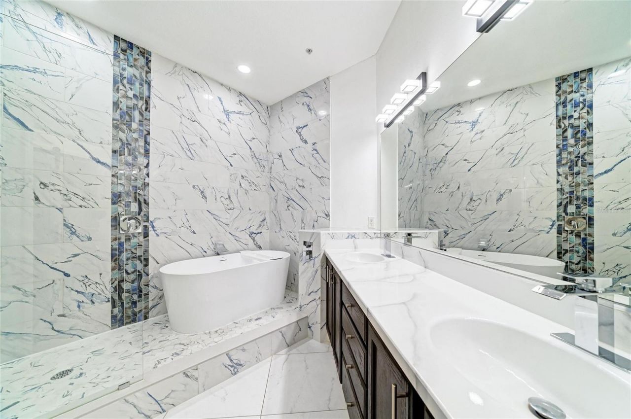 8261 Miramar Way, Unit 202, Lakewood Ranch, FL 34202 Photo