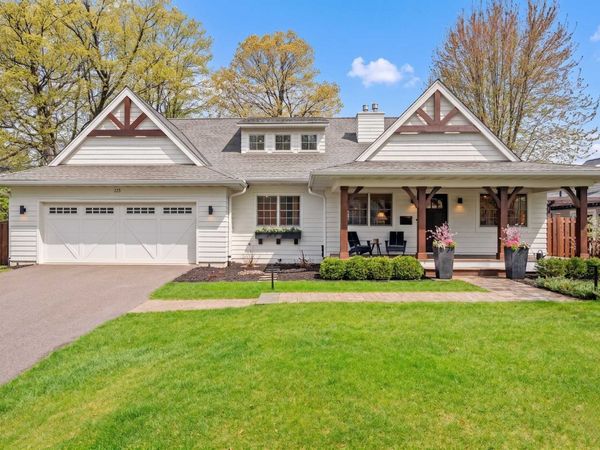 225 Broadway Avenue N, Wayzata, MN 55391