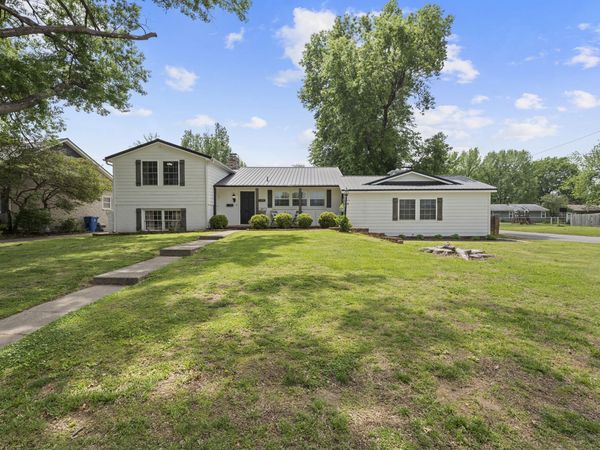 2102 Yale Avenue , Miami, OK 74354