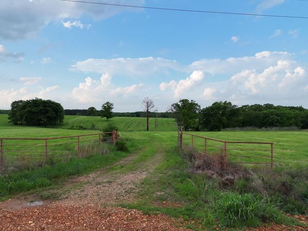 E 484 Road , Colcord, OK 74338