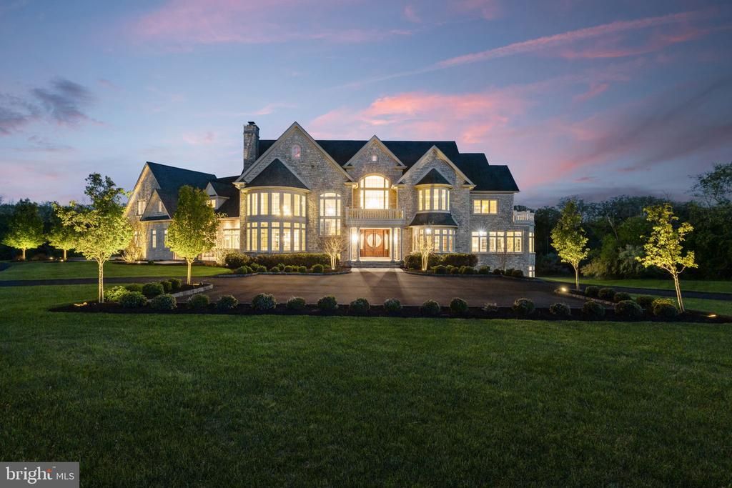 10 STONEBRIDGE CROSSING ROAD, NEWTOWN, PA 18940