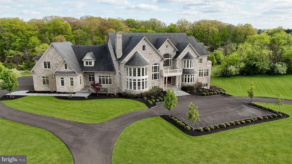 10 STONEBRIDGE CROSSING ROAD, NEWTOWN, PA 18940