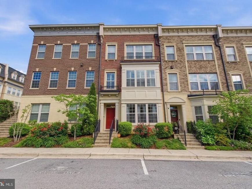 703 Quayside Court, Unit 95, Oxon Hill, MD 20745 Main Photo