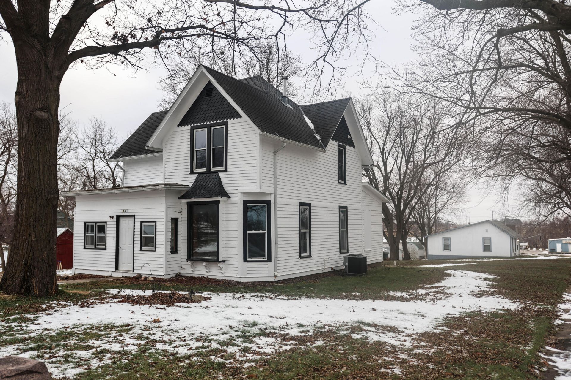 401 Highland Street, Walnut, IA 51577 Main Photo