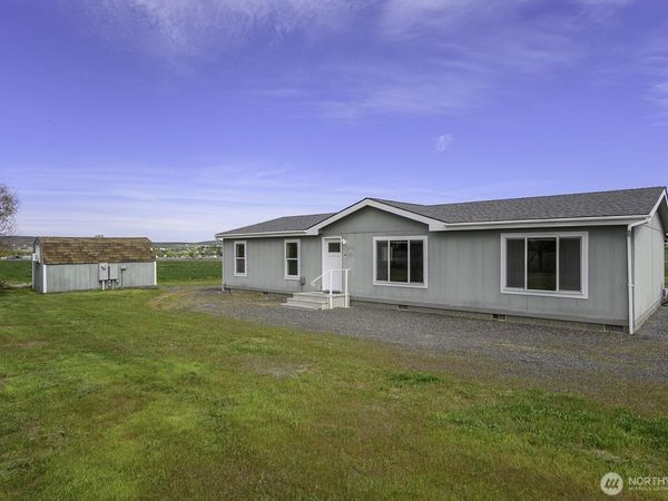 19373 Division Road NW, Soap Lake, WA 98851