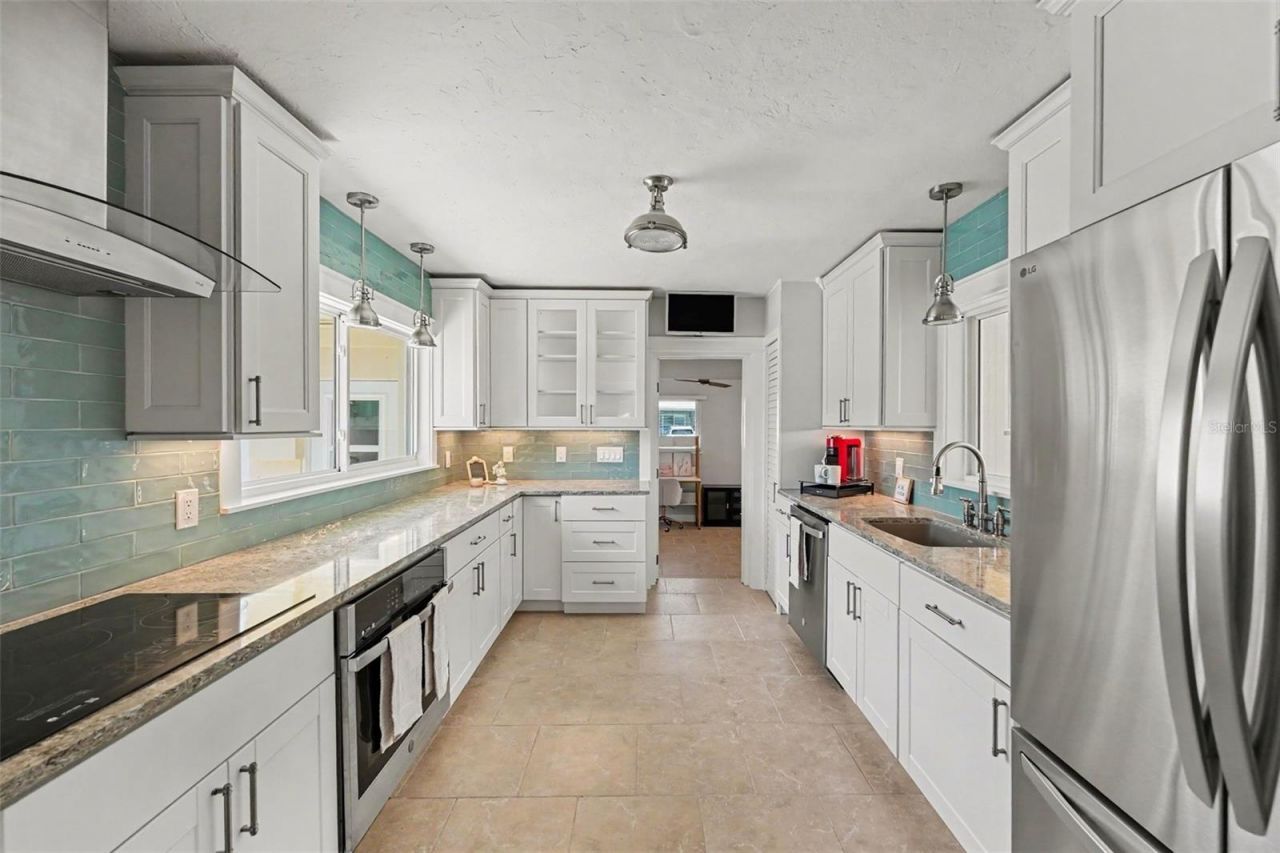 16126 4th Street E, Redington Beach, FL 33708 Photo