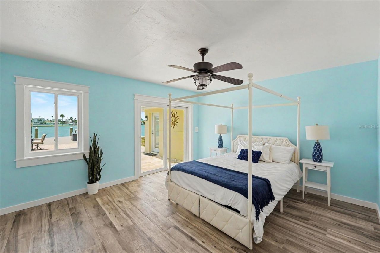 16126 4th Street E, Redington Beach, FL 33708 Photo