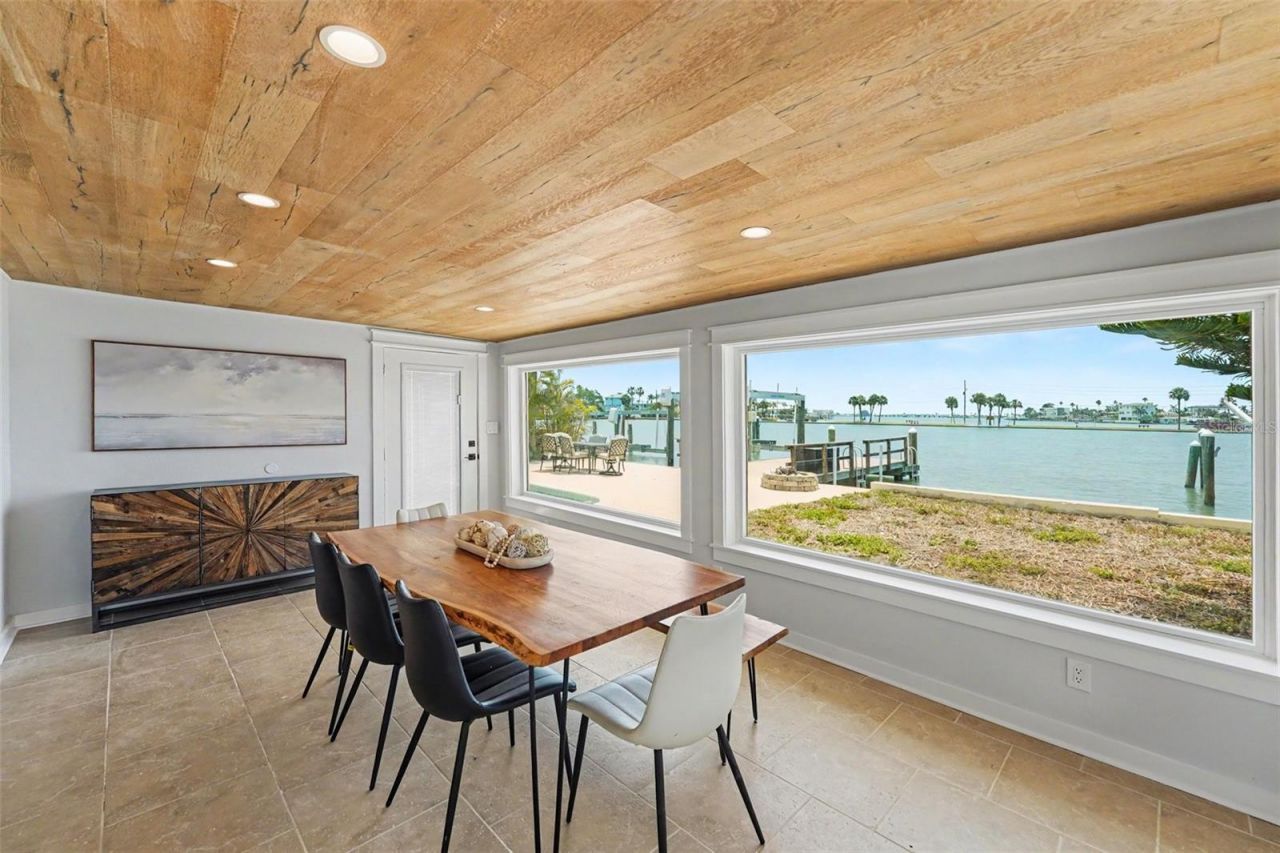 16126 4th Street E, Redington Beach, FL 33708 Photo