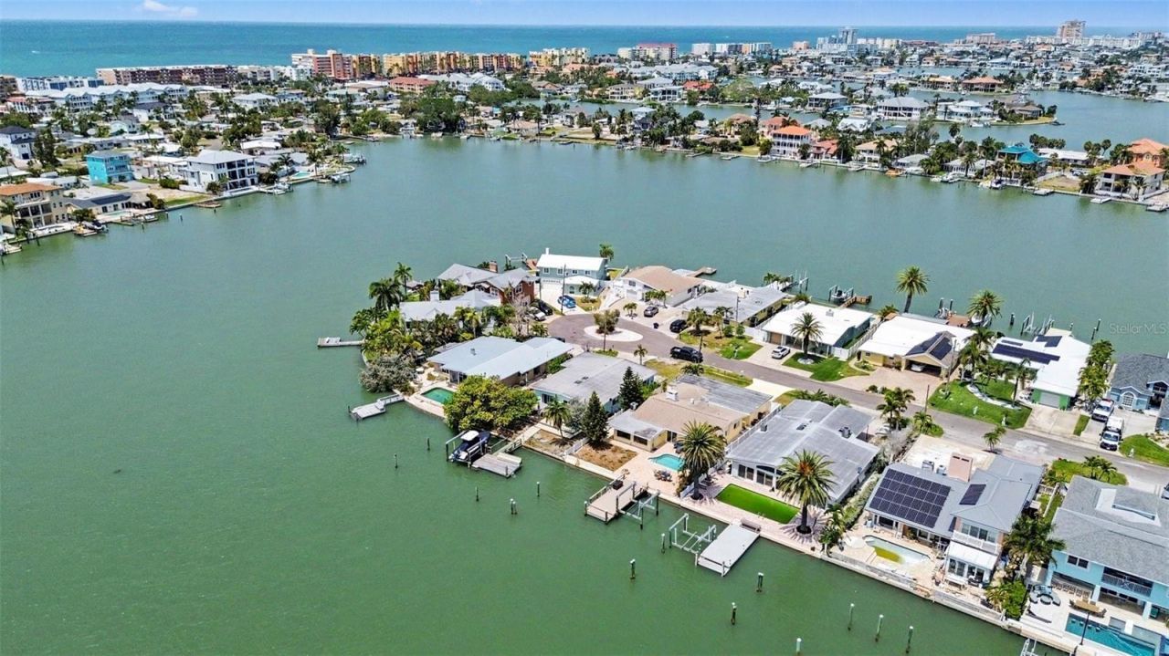 16126 4th Street E, Redington Beach, FL 33708 Photo