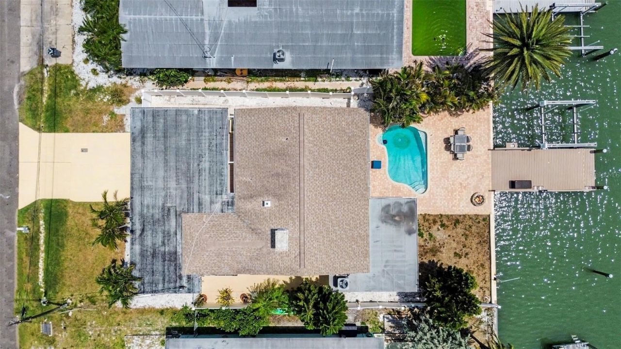 16126 4th Street E, Redington Beach, FL 33708 Photo