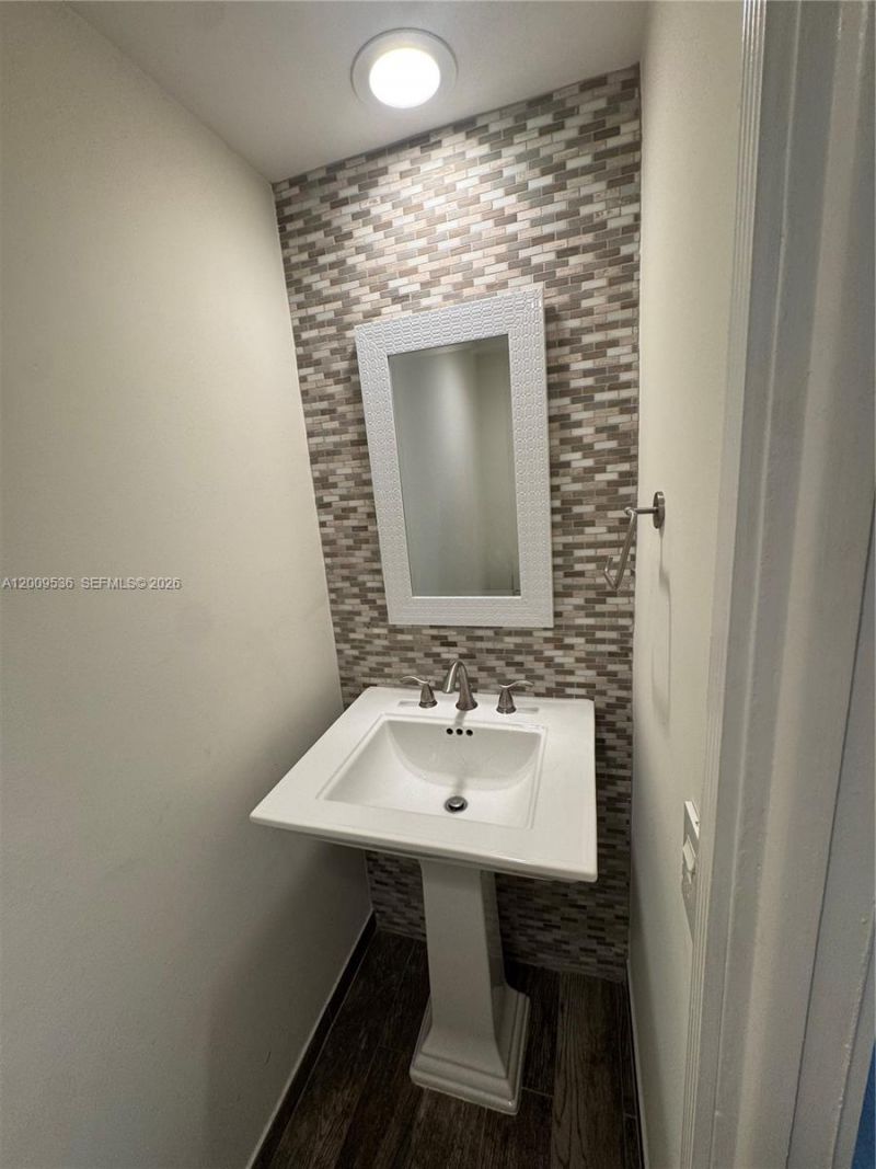 295 Jacaranda Dr, Unit 20, Plantation, FL 33324 Photo