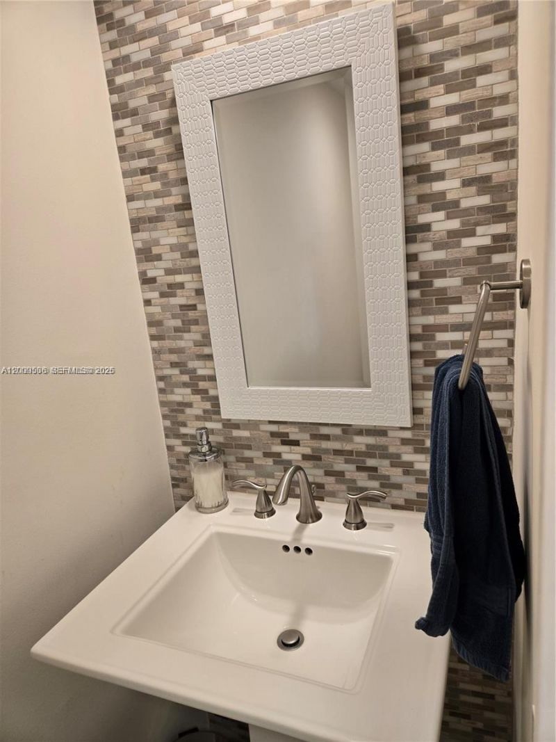 295 Jacaranda Dr , Unit 20, Plantation, FL 33324 Photo