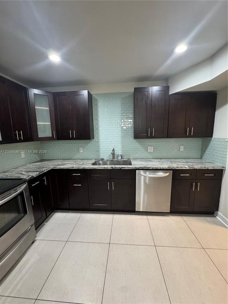 295 Jacaranda Dr, Unit 20, Plantation, FL 33324 Photo