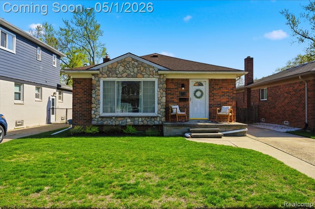 65 W Elmwood Avenue, Clawson, MI 48017 Main Photo