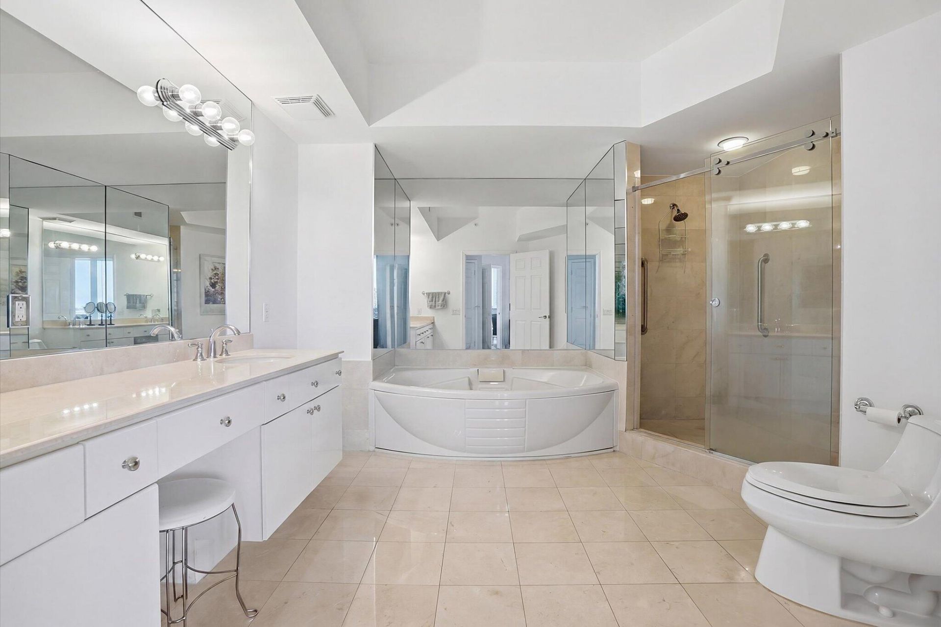 3100 N Ocean Boulevard, Unit 804, Fort Lauderdale, FL 33308 Photo