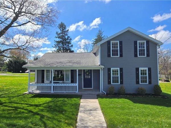 241 East Avenue , Akron, NY 14001