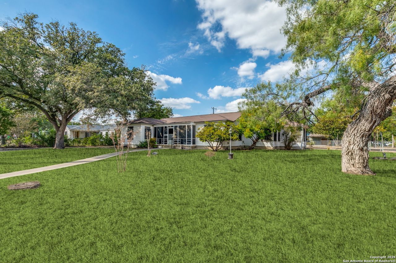 2301 W Mulberry Ave, San Antonio, TX 78201 Main Photo
