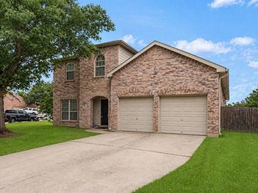 9032 Trail Blazer Drive, Fort Worth, TX 76131