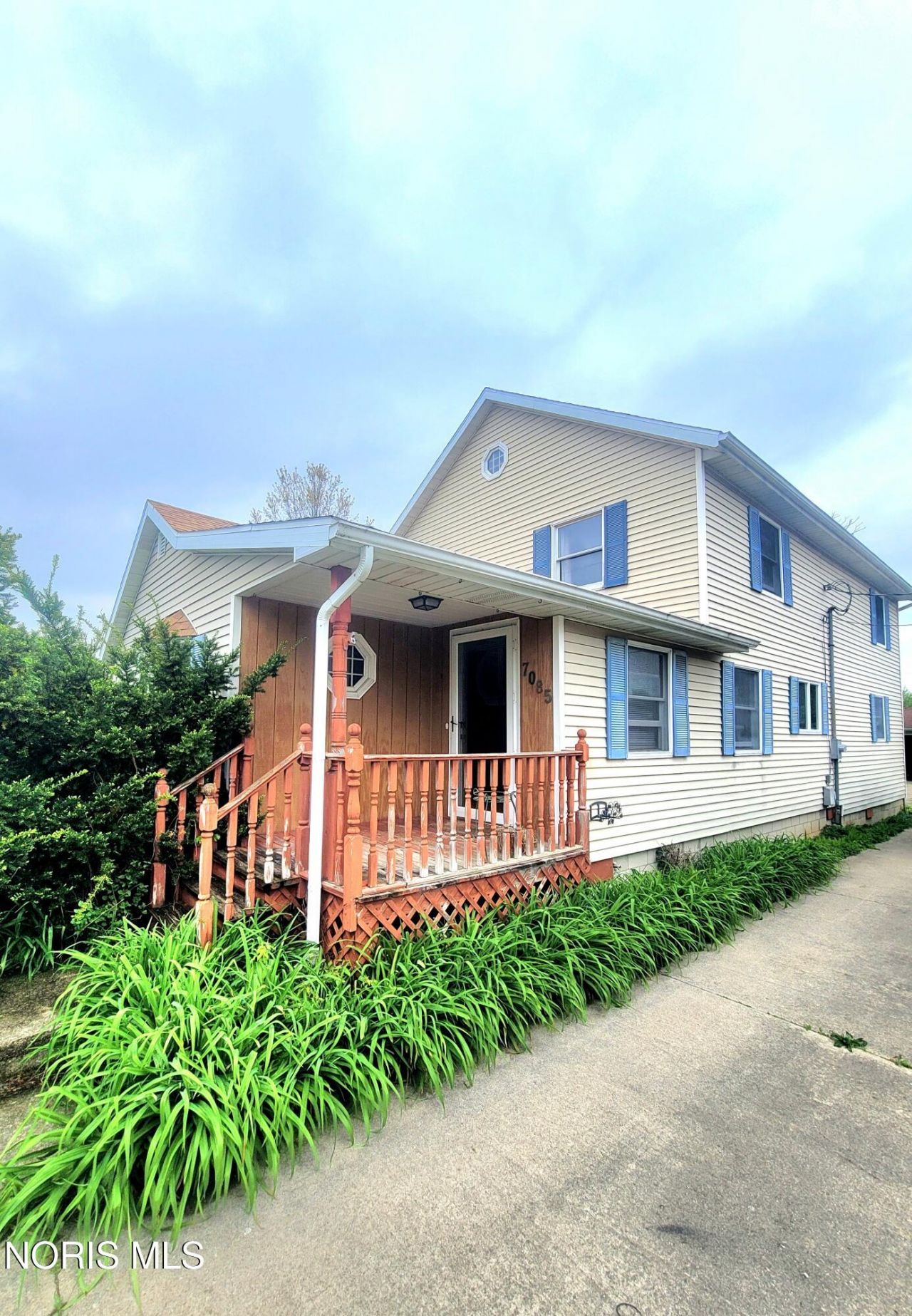 7085 N Curtice Street, Curtice, OH 43412 Main Photo