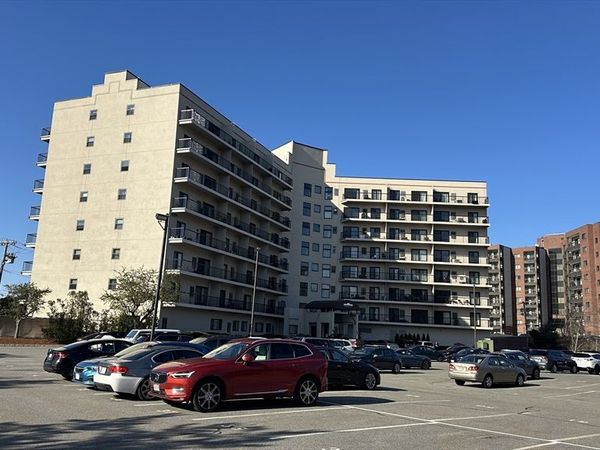 133 Commander Shea Blvd, Unit 113, Quincy, MA 02171