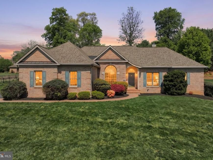 2246 Spangler Circle, York, PA 17406 Main Photo