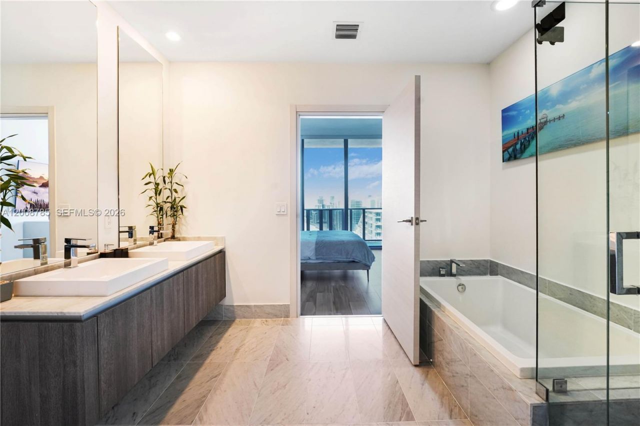 801 S Miami Ave, Unit 5206, Miami, FL 33130 Photo