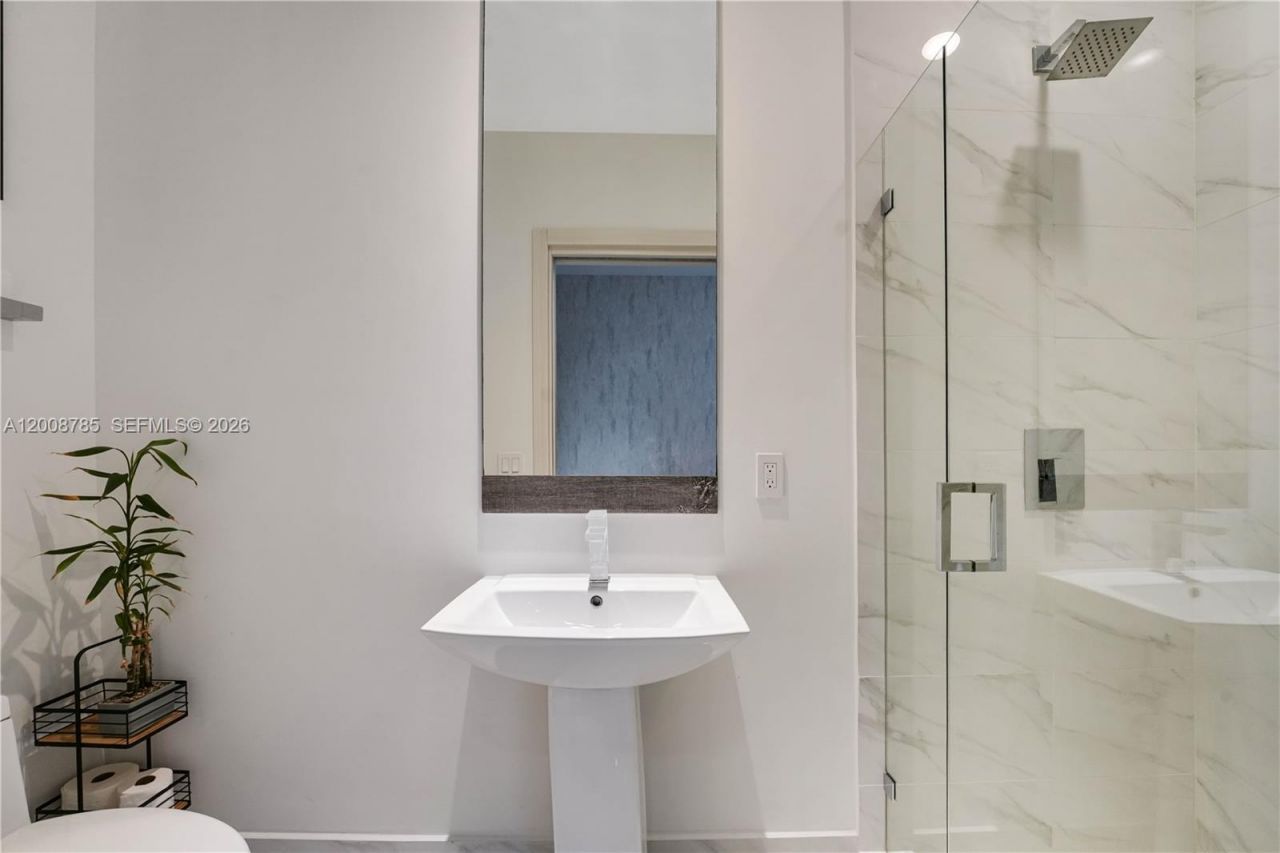 801 S Miami Ave, Unit 5206, Miami, FL 33130 Photo