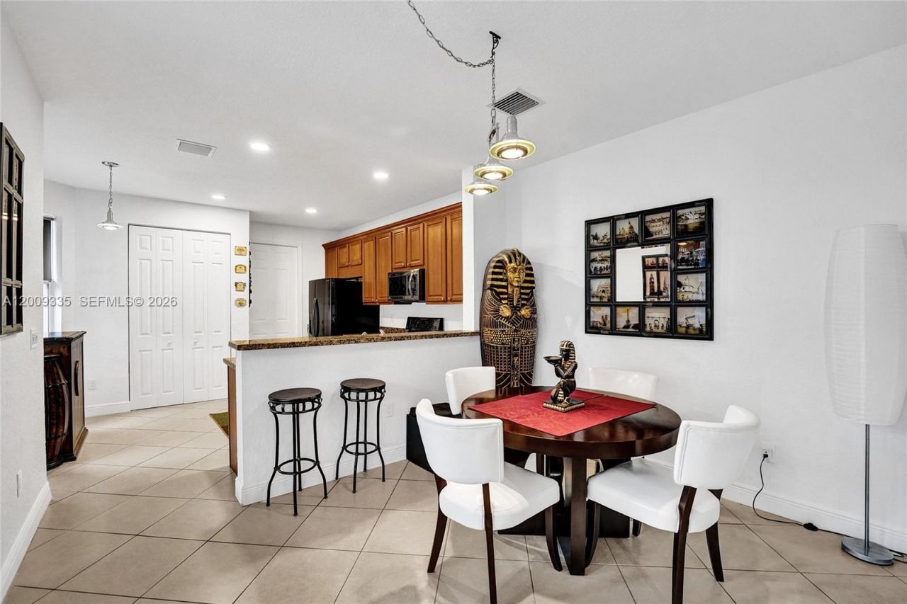1118 NE 1st Ave , Fort Lauderdale, FL 33304 Photo